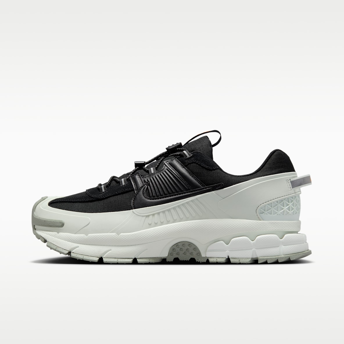 Black Zoom Vomero. Nike.com